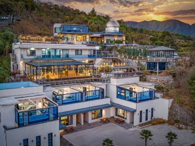 Hadong Pahadi Kids Pool Villa