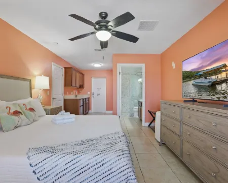 โคโค่ แซนด์ส บีชไซด์ คอทเทจเจส โรงแรมในโคโค่บีช