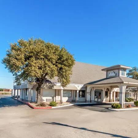 Knights Inn San Antonio Near at&T Center Отели рядом с достопримечательностью «AT&T Центр»