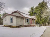 Willard Home On a Working Farm w/ Water Views! Hotels in Huron County
