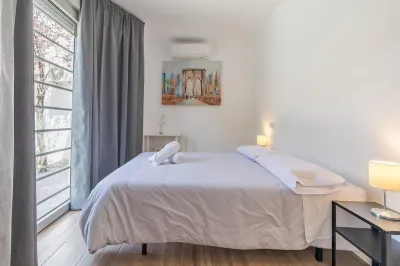 Ayz Joaquín Pol - Auto Check-in Property Hotels in Madrid