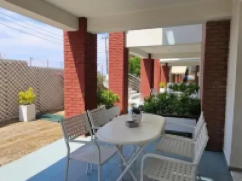 Bungalow White Apartments Hotels in Polykhrono