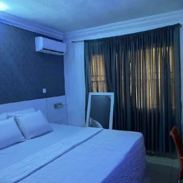 Plot1 Suites