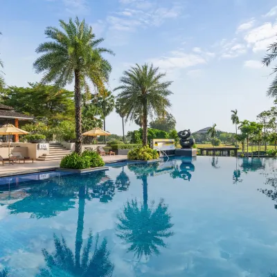 Hilton Bangkok Suvarnabhumi Golf Resort & Spa Отели рядом с достопримечательностью «Магазин Ikea в районе Бангна»