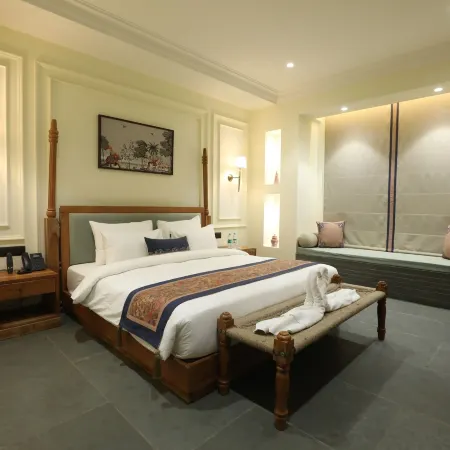 Akhyana Hotel Near Unitech Cyber Park