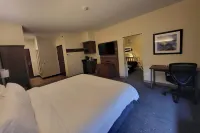 Route 66 Inn & Suites