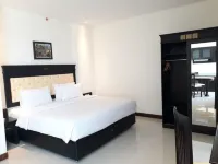 Same Hotel Cepu - Parking