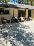 Cozy family home right near Yosemite!