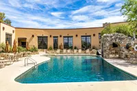 Tanque Verde Guest Ranch - Pools