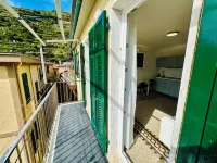 Giovanni Rooms Manarola Hotels in 