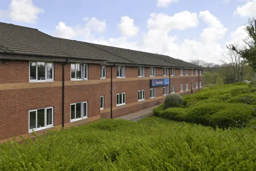 Travelodge Swansea M4 - parking