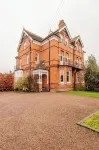 Beautiful 5 Bedroom Home in Evesham Hotels in 