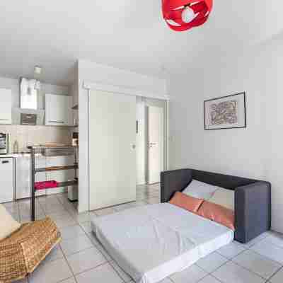 GuestReady - Cours du Médoc's Flat Rooms
