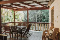Glass House Mountains Ecolodge