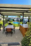Batemans Bay Holiday Park & Hostel