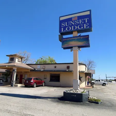 Sunset Lodge Elgin Near U.S. 290 By Hotel O