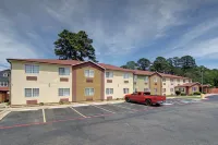 HomeTown Inn & Suites