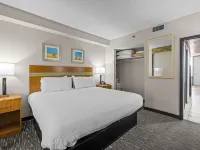 The Barclay Towers Hotel and Resort Hotels near Owl Creek