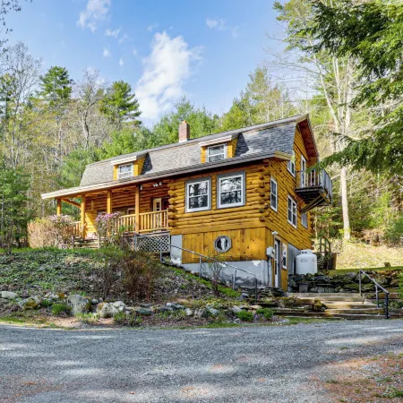Forest Hideaway in Plainfield: Hike, Paddle & Ski