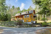 Forest Hideaway in Plainfield: Hike, Paddle & Ski - Kitchens