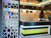 Hotel First Crown Hotels in Nadia
