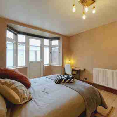 Charming Burnt Oak Retreat Rooms