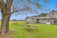 Rural Bear Lake Home: 6 Mi to Lake Michigan! - 3-Star