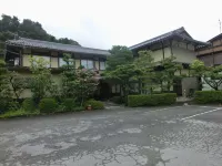 มินชุกุ อิวาตะคัง โรงแรมใกล้Takayama Festival Floats Exhibition Hall