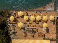 Hôtel les Brises - Beach
