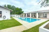 Centrally Located Eagle Pass Home w/ Pool! - Pool