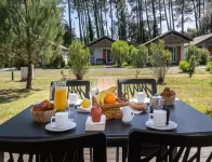 Beach Retreat With Pool & Tennis - Homestays