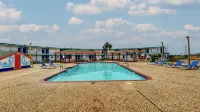 Crystal Palace Resort - 2-Star