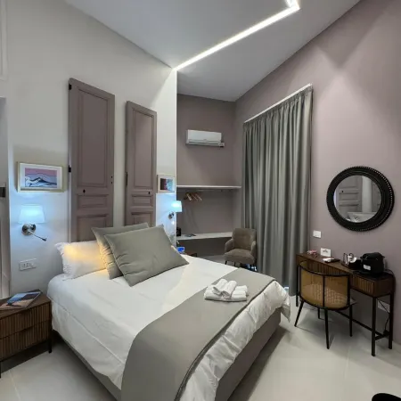 Poerio Station Rooms & Apartment