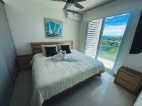 Luxurious Condo with Spectacular Ocean Views