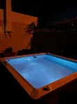 Pleasant house with garden and pool - บังกะโล