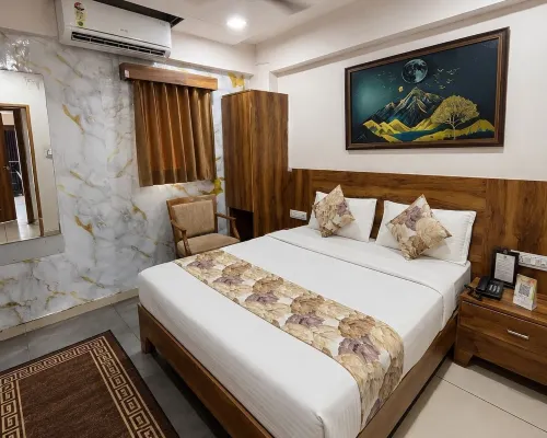 STAR HOTEL Hotels near Maninagar