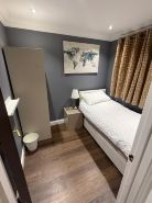 Aylesbury - Sleeps 6 - Parking - Central Location