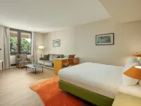 DoubleTree by Hilton Luxembourg Hotels near Beggen