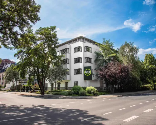 B&B HOTEL Dresden City-Süd コッタ周辺のホテル