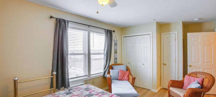 Gorgeous Onekama Condo w/ Pool & Lake Access! Hotels in Manistee County