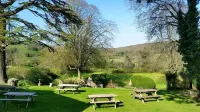 Littledean House Hotel - ที่มีที่จอดรถ