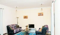 Odza, Modern Apartment, 3 Bedrooms, Private Parking - Apartments