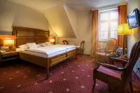 Hotel Wasserschloss Mellenthin - parking