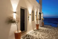 Portara Seaside Luxury Suites - Parvekkeita