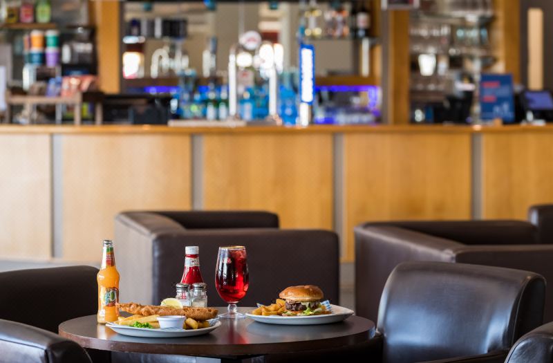 Holiday Inn Express London - Luton Airport by IHG photo 3