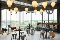 Moxy Cologne Bonn Airport - bar