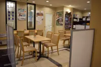 โรงแรมคราวน์ ฮิลส์ โทโยกาวะ - พร้อมอาหารเช้า