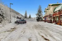 Renovated 1BR Ski-in/out Flat at Base of Alyeska - Wifi