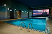 Sheraton Fallsview Hotel - С бассейном