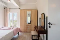 Seaview Serenity - Beachside Getaway - Apartments
